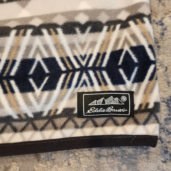 NWT Eddie Bauer Fleece Pullover Size XL Grey Blue Fairisle Aztec Winter - Picture 2 of 14